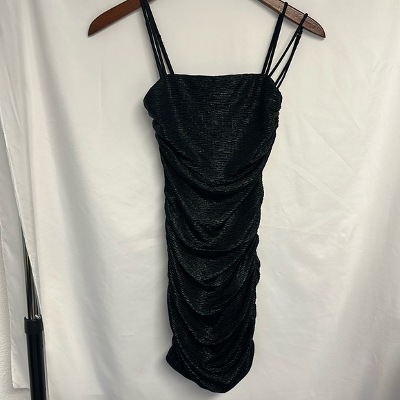 Lucy in the Sky Dresses & Skirts - Lucy in the Sky Breakaway Bodycon in Shimmer Black size small.